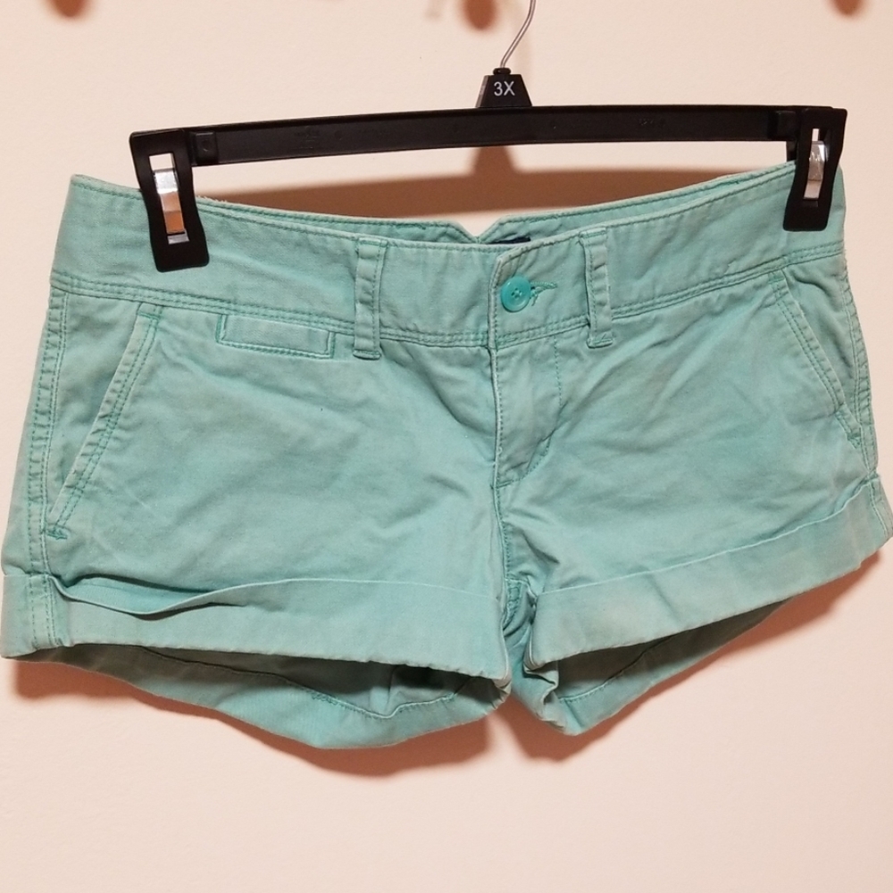 American Eagle green shorts size S